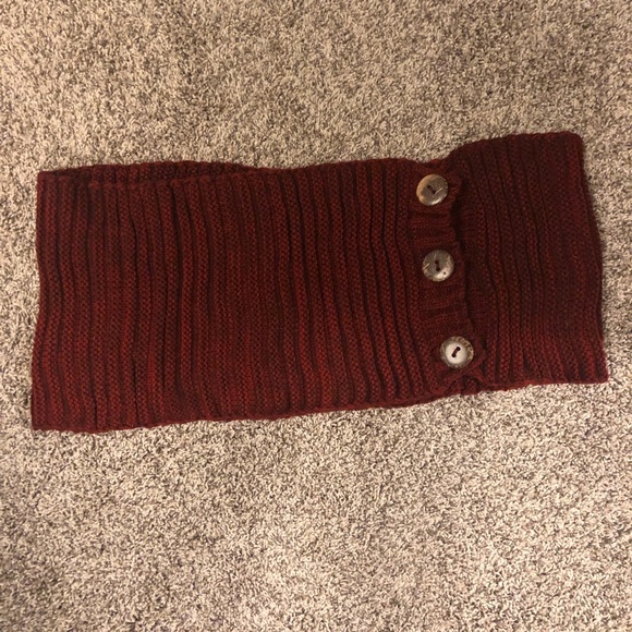 Red Knit Infinity Scarf 🧣 - Picture 2 of 3